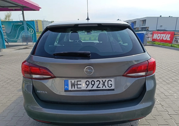 Opel Astra cena 55000 przebieg: 110000, rok produkcji 2019 z Chełm małe 497